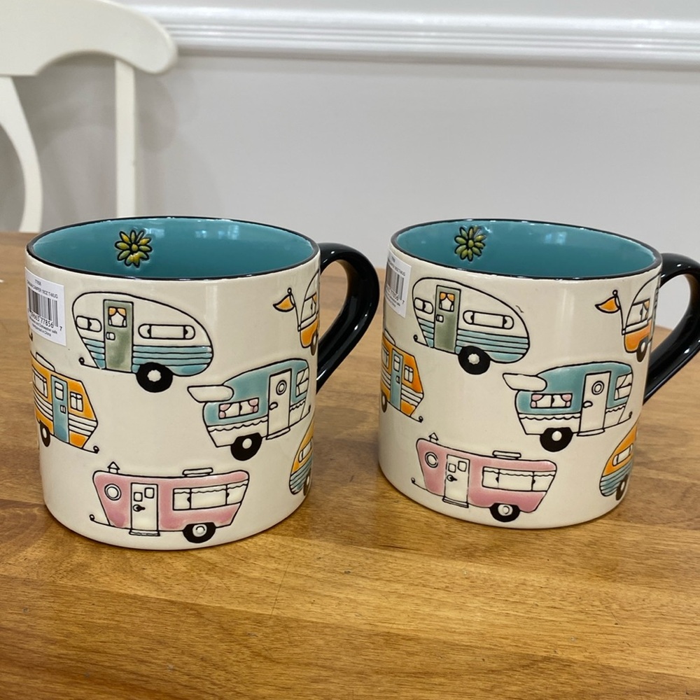 NWT.  Set of 2, Spectrum Designs, 30oz., ceramic mugs.